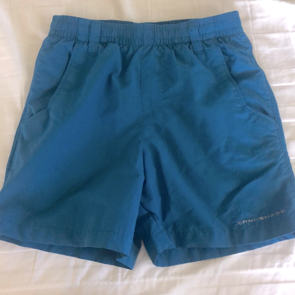 XS Columbia Omni-Shade boys backcast shorts